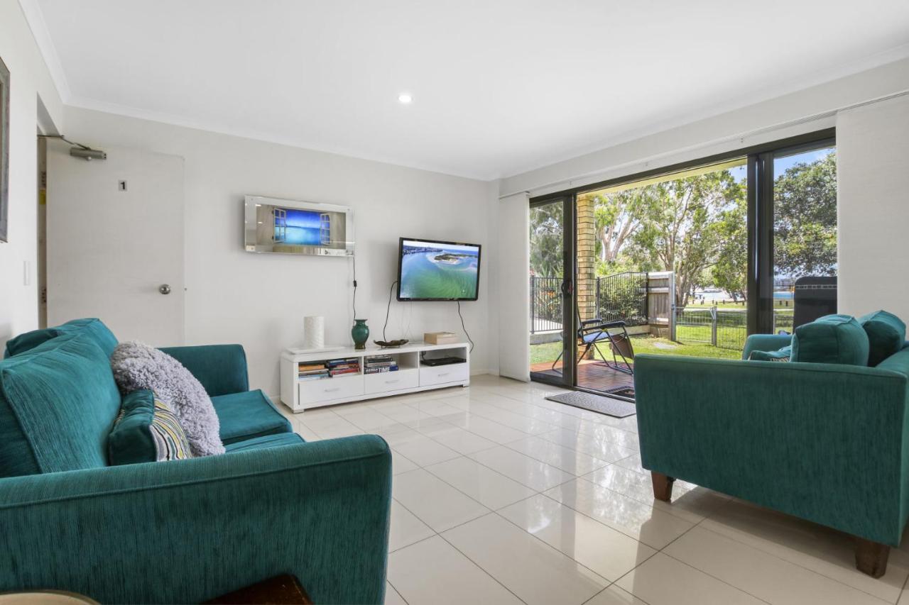 Golden Shores Unit 1 21 Landsborough Parade Apartment Caloundra Exterior photo